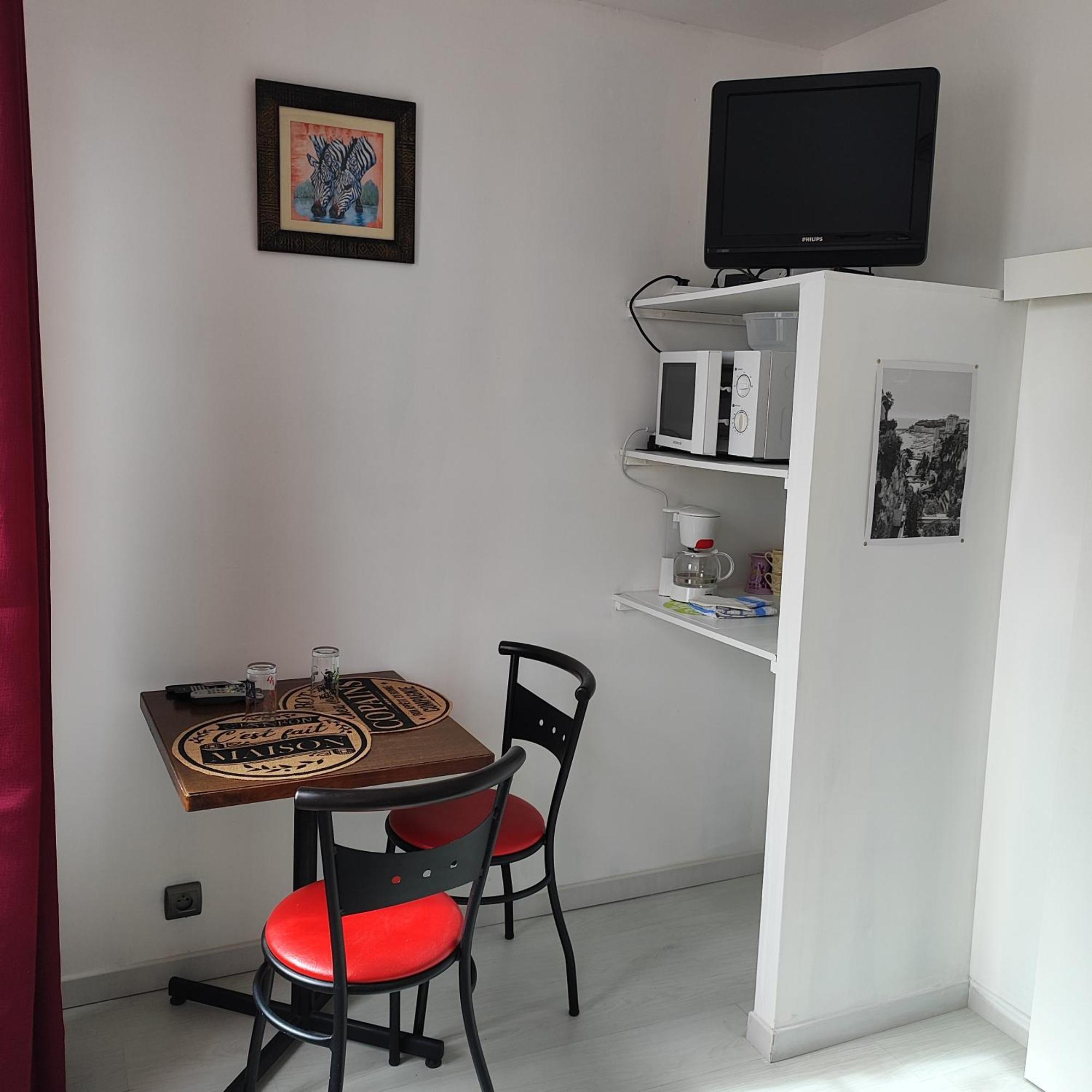 Gite Pour 6 Ou Chambre Pour 2 A Formigny Eksteriør billede