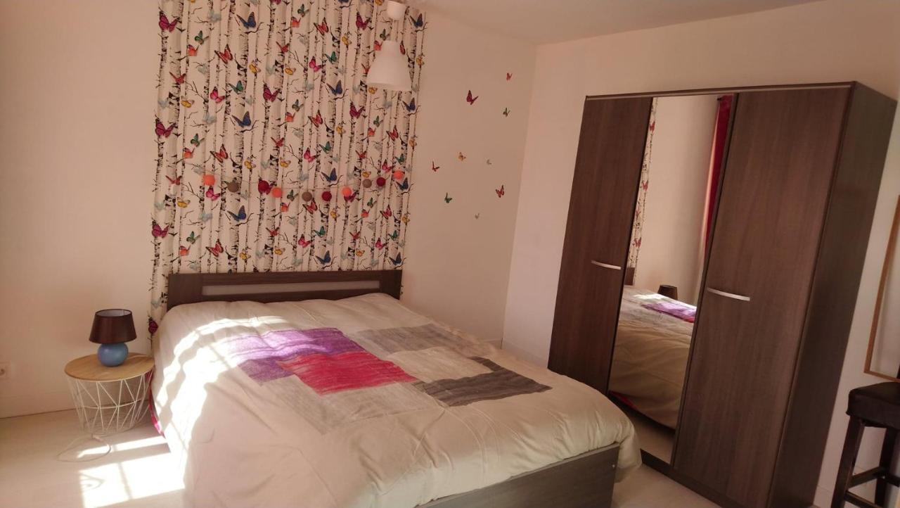 Gite Pour 6 Ou Chambre Pour 2 A Formigny Eksteriør billede